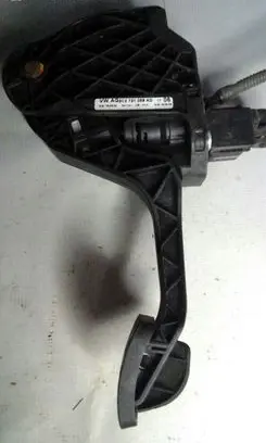 Volkswagen PASSAT B6 Accelerator pedal position sensor 3C2721059