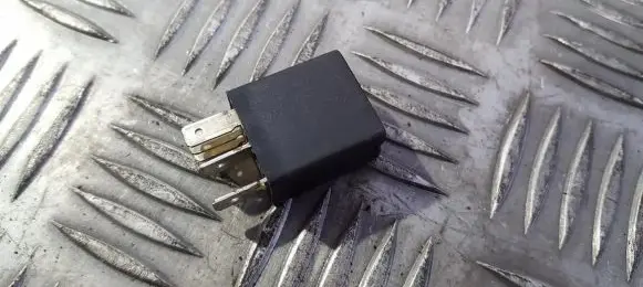 Peugeot 406 Other relay 232303