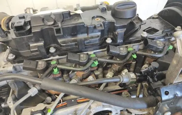 Ford Focus Fuel injector 9802448680