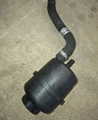 Maserati Levante Power steering fluid tank/reservoir 670039860
