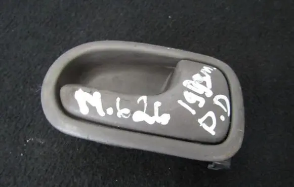 Mazda 626 Front door interior handle dh22i