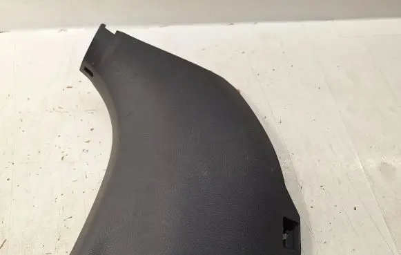 Foot area side trim