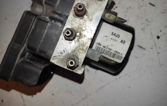 Suzuki Grand Vitara II ABS Pump 06210905763 X2T37572M