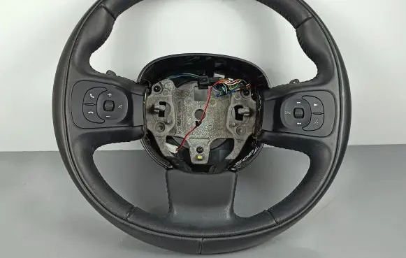 Fiat 500L Steering wheel