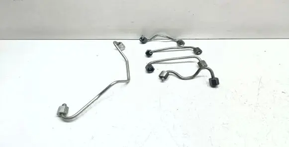KIA Sportage Fuel injector supply line/pipe 
