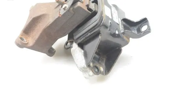 Hyundai Tucson TL Engine mount bracket 21830D3200