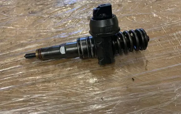 Audi A3 S3 8L Fuel injector 038130073AG