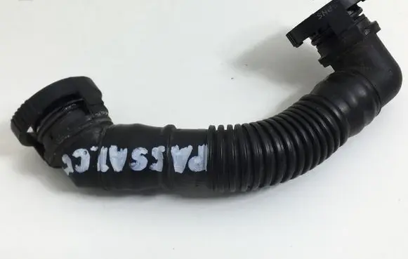 Volkswagen PASSAT CC Vacuum line/pipe/hose 03L103493