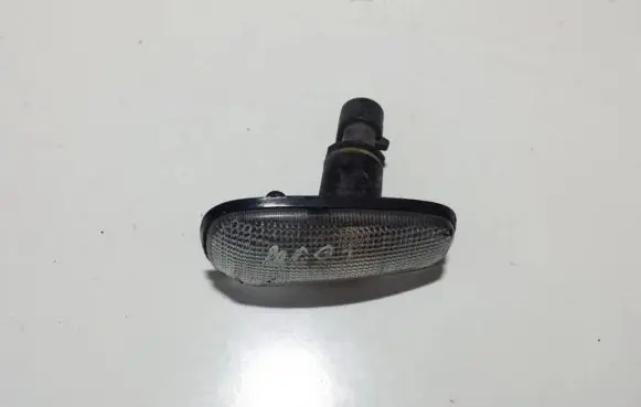 Audi A6 S6 C5 4B Front fender indicator light 90133062