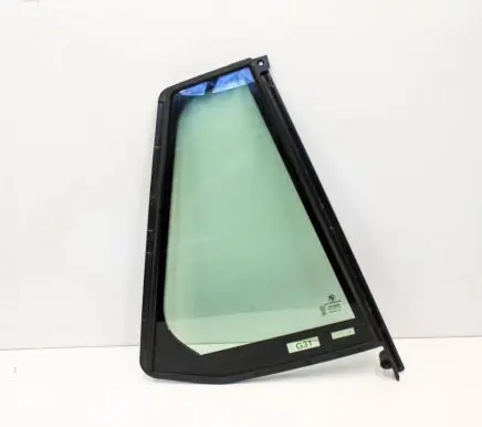 BMW 5 G30 G31 Rear side window 7336996