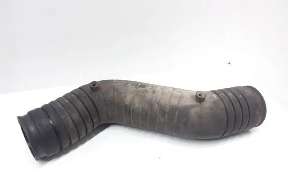 Volkswagen PASSAT B4 Air intake duct part 357129627B