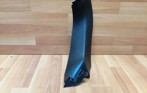 Renault Megane IV Tailgate/trunk side cover trim 909037679R SP8104
