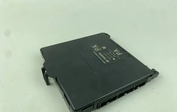 Toyota RAV 4 (XA50) Central body control module 8922142410 89221-42410