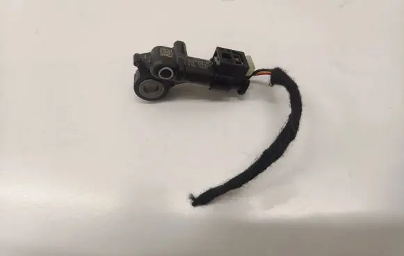 Mercedes-Benz CLA C118 X118 Airbag deployment crash/impact sensor A2239056103