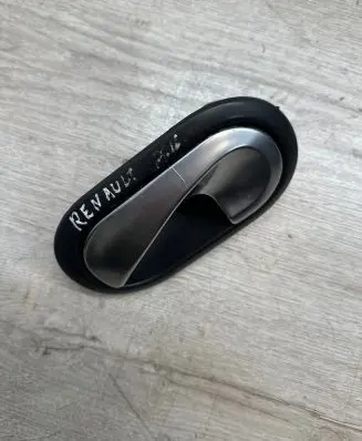 Renault Clio III Front door interior handle 310579
