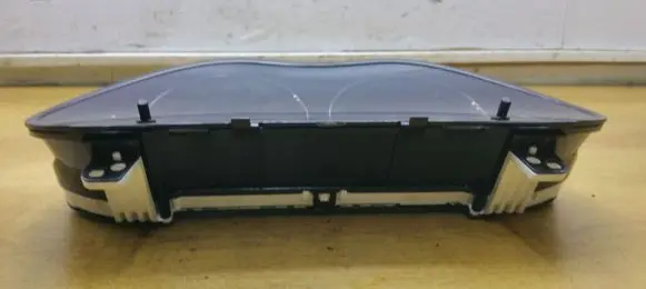 Toyota Avensis T250 Speedometer (instrument cluster) 8380005B30C MB2574305303