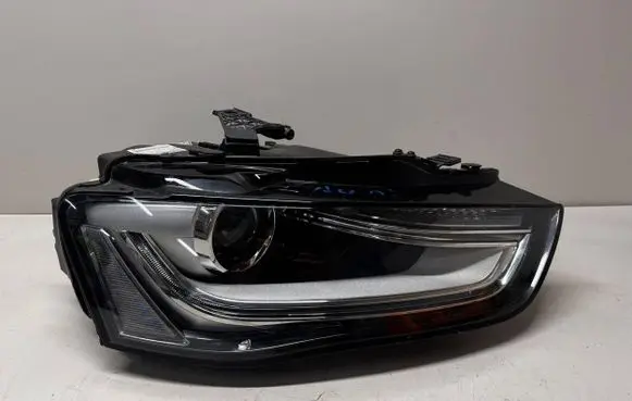 Audi A4 S4 B8 8K Headlight/headlamp 8K0941006D 030127567205 30663182