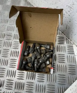 Opel Corsa D Nuts/bolts 