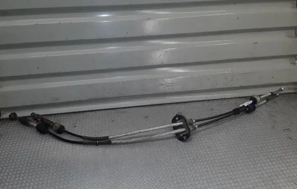 Volvo C30 Gear shift cable linkage 31259495