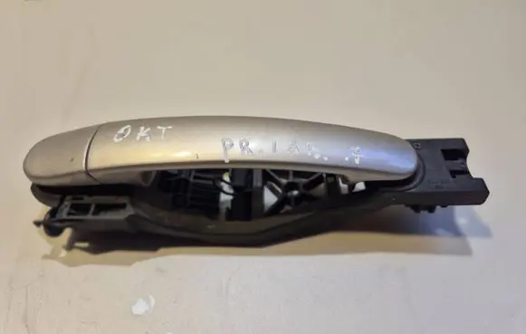 Skoda Octavia Mk2 (1Z) Rear door exterior handle 6Y0837885