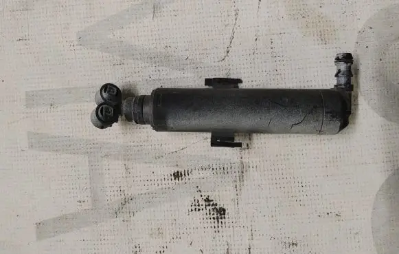 Skoda Yeti (5L) Headlight washer spray nozzle 5L0955966