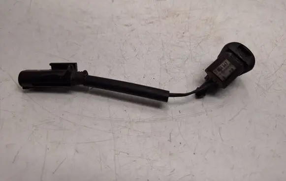 BMW 5 E60 E61 Windshield washer spray nozzle 7054447 61667054447 61667160442