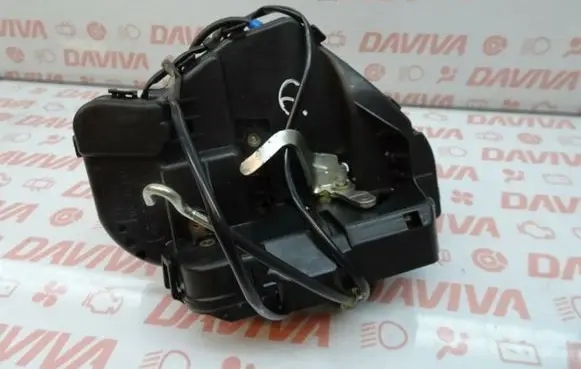 Mercedes-Benz CLS C219 Rear door lock 2197300135