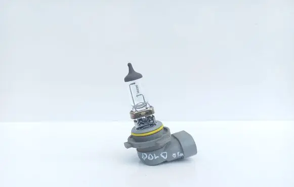 Volkswagen Polo IV 9N3 Fog light bulb 