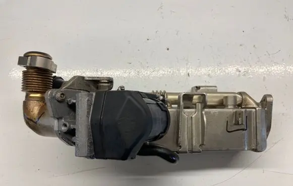 BMW 3 GT F34 EGR valve cooler 8476993