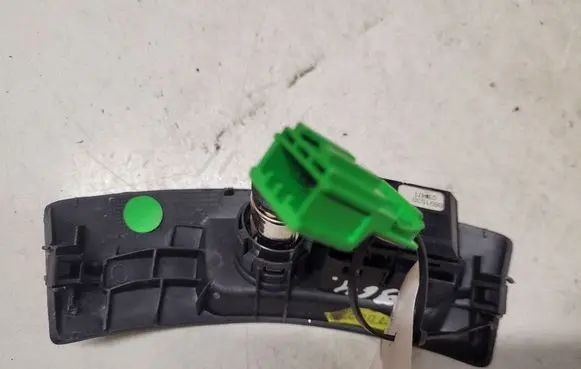 Volvo V50 ESP (stability program) switch 8686026