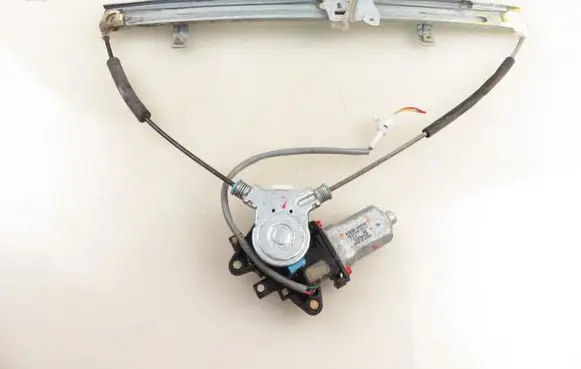 Suzuki Grand Vitara I Front door window regulator with motor 8343065D00