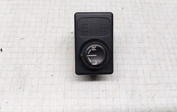 Nissan Primera Wing mirror switch