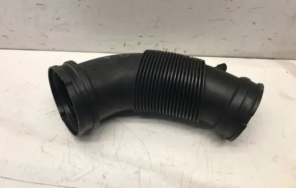 Audi A5 8T 8F Air intake duct part 06H129629F FTH2599