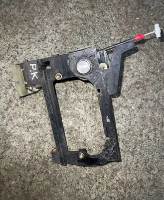 BMW 5 E39 Front door exterior handle/bracket 51218245353