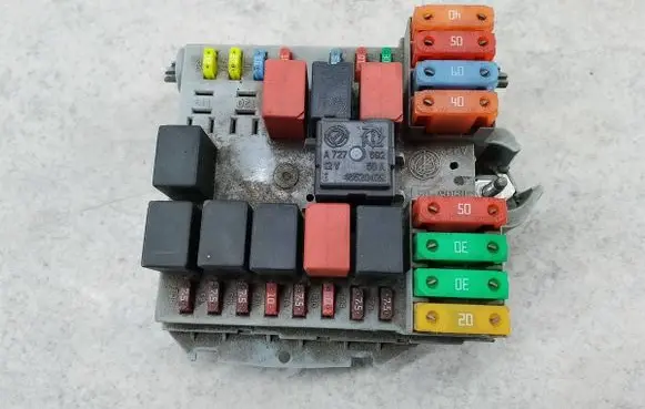 Fiat Bravo Fuse box set 51832042
