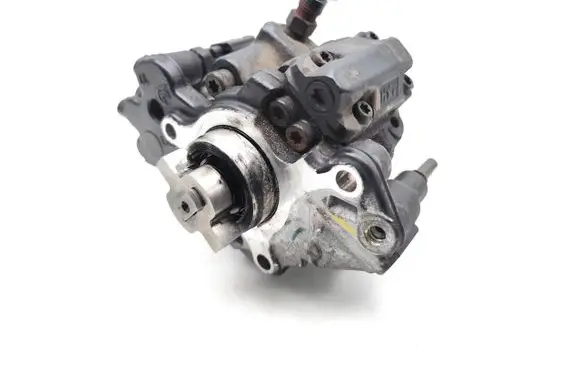 Peugeot 5008 Fuel injection high pressure pump 9687959180 9424A050A