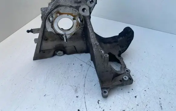 Opel Insignia A Fuel pump bracket 55574721