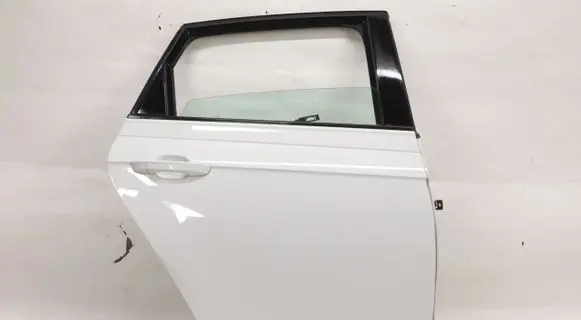 Volkswagen Polo VI Front door 5781499