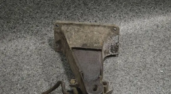 BMW 5 E39 Engine mounting bracket 1092974 2211 21491