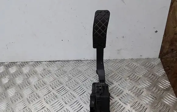 Audi A6 S6 C6 4F Accelerator throttle pedal 4F1723523