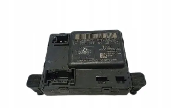 Mercedes-Benz Sprinter W906 Door control unit/module A9068204126