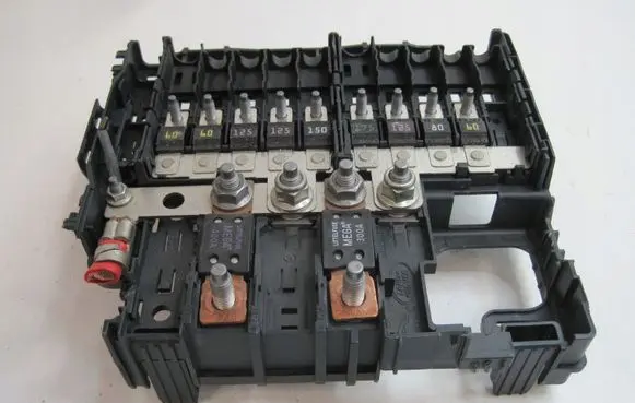 Peugeot Partner III Central body control module K8D214N073AB