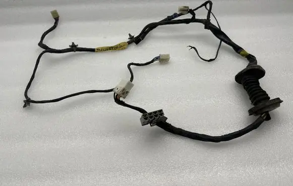 Mitsubishi Eclipse (D21A/D22A/D27A) Front door wiring loom MB628471 MB628471RH