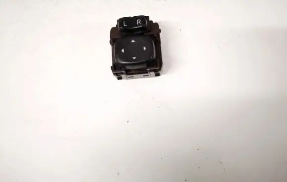 Toyota Avensis T270 Wing mirror switch 183647