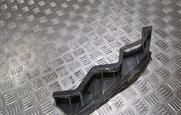 Volkswagen PASSAT B6 Front bumper mounting bracket 3C0807890