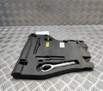 Mercedes-Benz Sprinter W907 W910 Tool set A9105462300 A9100016499