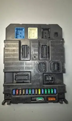 Peugeot 308 Fuse module 9659285480 0002690050707 1898020140707
