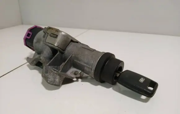 Audi A2 Ignition lock 4B0905851G