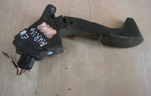 Toyota Auris E180 Accelerator throttle pedal 7811002120