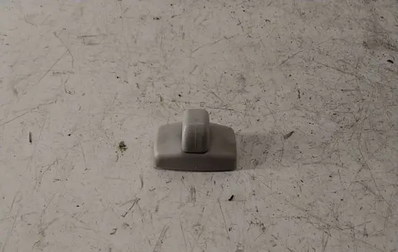 Sun visor clip/hook/bracket